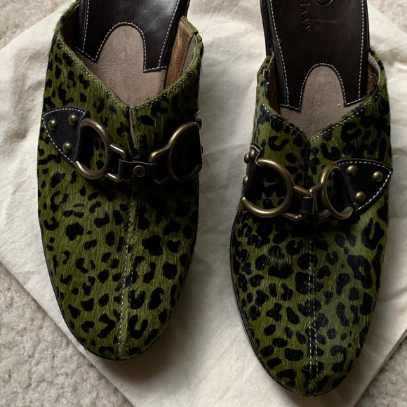 Shoes - Picture 5 of 6